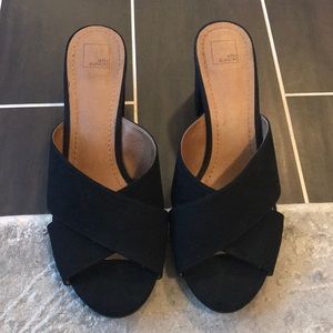 Black sandal